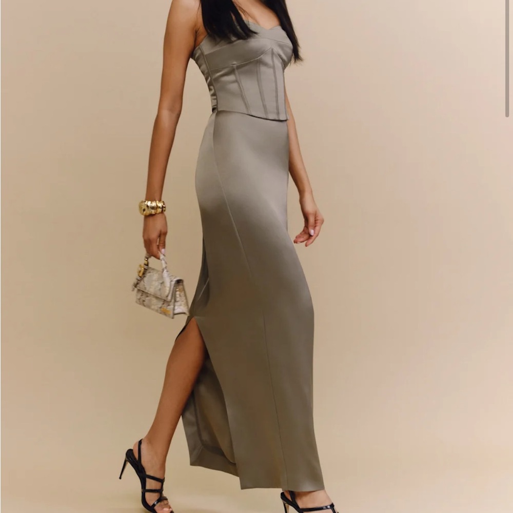 Ariyah Satin Dress in Taupe, size 0, NWT — Elegant Taupe Satin Dress